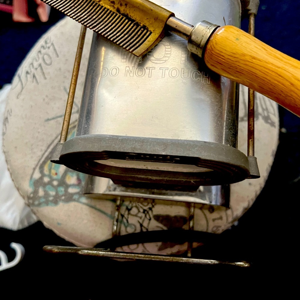 Hot iron holder for hair